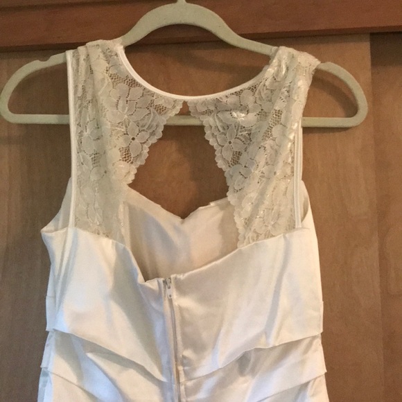Cream keyhole back dress - Picture 2 of 4